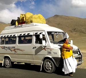 shimla to leh ladakh tempo traveller